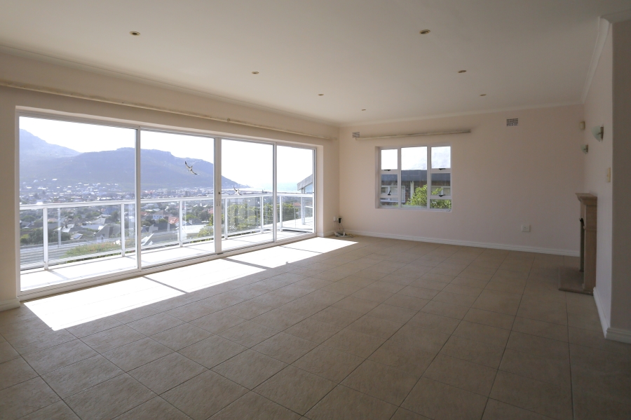 To Let 3 Bedroom Property for Rent in Fish Hoek Western Cape